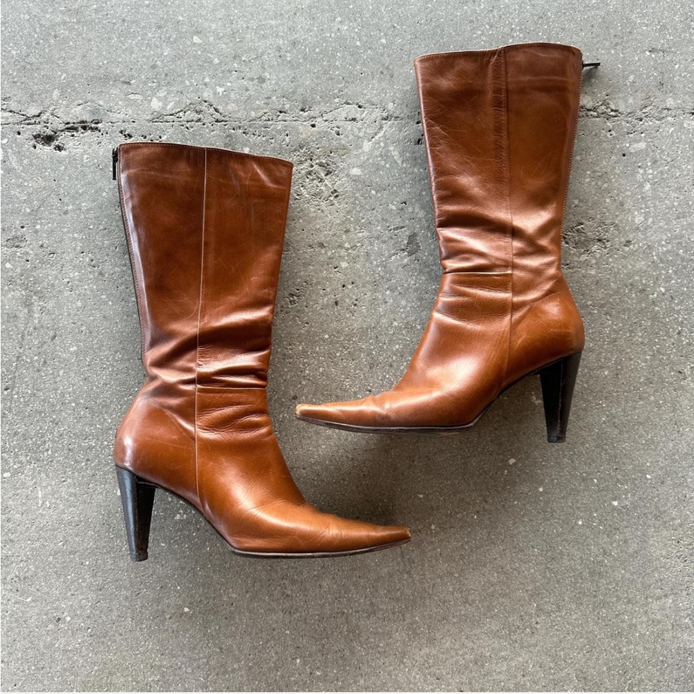 Elegant Brown Leather Boots - Picture 2 of 2